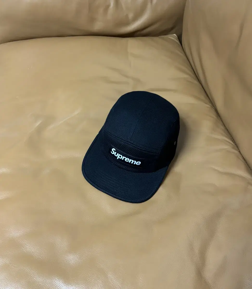 Supreme 슈프림 블랙 캠프캡 모자 (Washed Black)